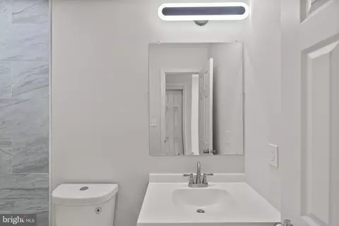 927 E Chase St, Baltimore, MD 21202 photo 20