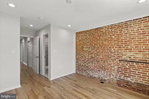 927 E Chase St, Baltimore, MD 21202 photo 25