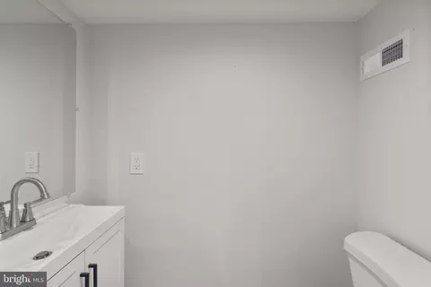 927 E Chase St, Baltimore, MD 21202 photo 30