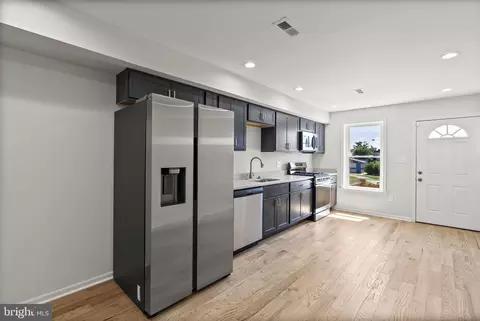 927 E Chase St, Baltimore, MD 21202 photo 9