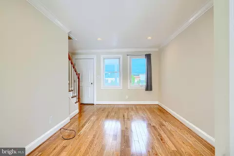 Living - 334 Kane St, Baltimore, MD 21224 photo 3 of 3
