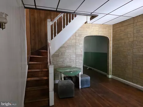 Entry Way - 2228 Ruskin Ave, Baltimore, MD 21217 photo 2 of 3