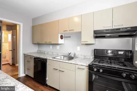 Kitchen - 6207 Eastern Pkwy, Baltimore, MD 21206 photo 1 of 2
