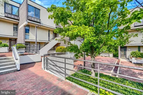 2206 Deerfern Crescent Cres, Baltimore, MD 21209