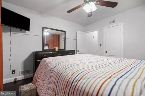 Bedroom - 6402 Moyer Ave, Baltimore, MD 21206 photo 3 of 5