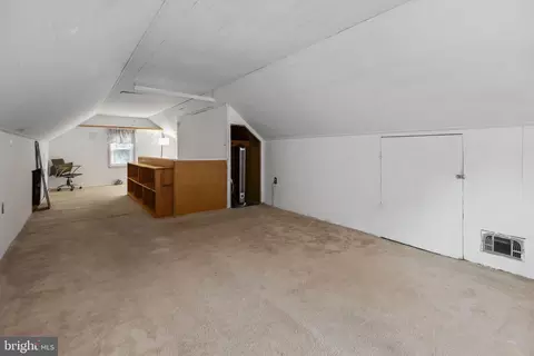 Entry Way - 6402 Moyer Ave, Baltimore, MD 21206 photo 7 of 10