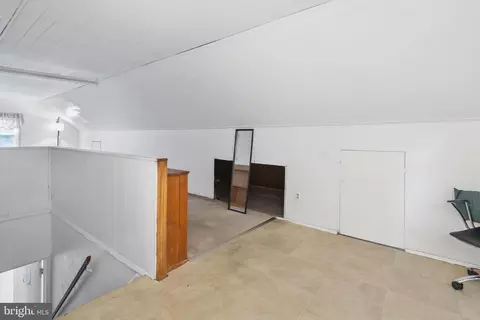 Entry Way - 6402 Moyer Ave, Baltimore, MD 21206 photo 6 of 10