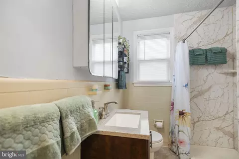 Bath - 6402 Moyer Ave, Baltimore, MD 21206 photo 1 of 2