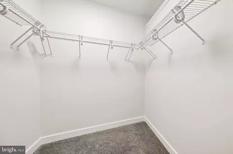 Entry Way - 450 E 22nd St, Baltimore, MD 21217 photo 9 of 10