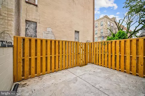 Exterior - 450 E 22nd St, Baltimore, MD 21217 photo 8 of 11