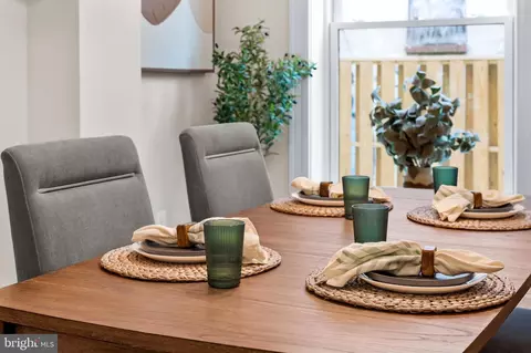 Dining - 450 E 22nd St, Baltimore, MD 21217 photo 3 of 4