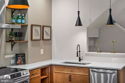 Kitchen - 450 E 22nd St, Baltimore, MD 21217 photo 4 of 6