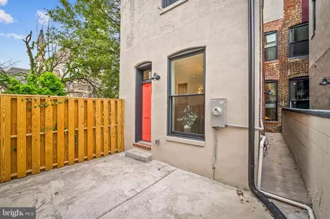Exterior - 450 E 22nd St, Baltimore, MD 21217 photo 7 of 11
