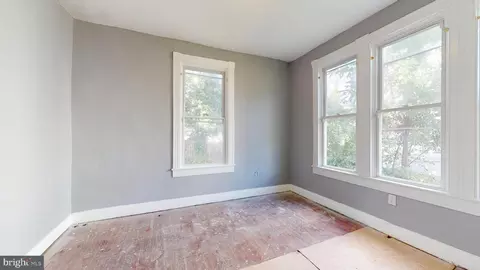 Entry Way - 712 Cator Ave, Baltimore, MD 21218 photo 6 of 12