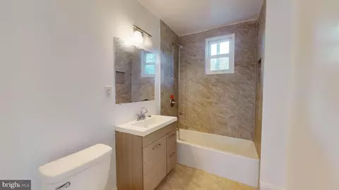 Entry Way - 712 Cator Ave, Baltimore, MD 21218 photo 5 of 12