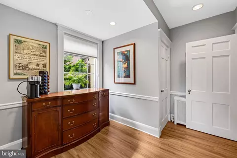 Entry Way - 305 Tunbridge Rd, Baltimore, MD 21212 photo 3 of 6