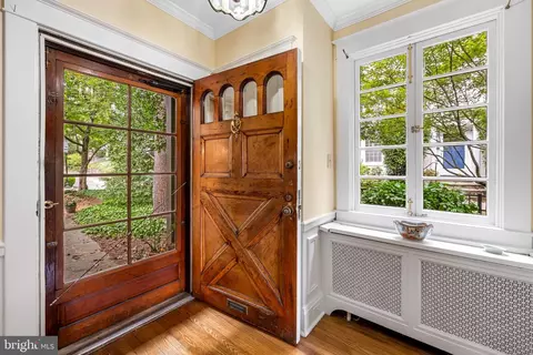 Entry Way - 305 Tunbridge Rd, Baltimore, MD 21212 photo 1 of 6