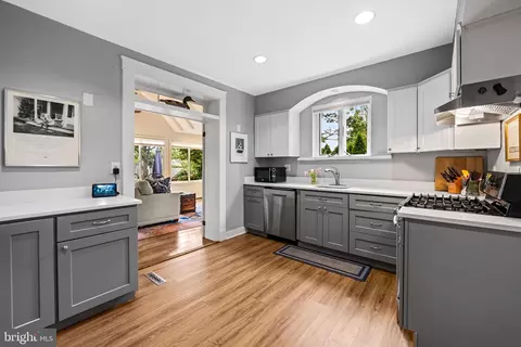 Kitchen - 305 Tunbridge Rd, Baltimore, MD 21212 photo 1 of 3