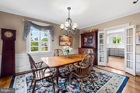 Dining - 305 Tunbridge Rd, Baltimore, MD 21212 photo 2 of 3
