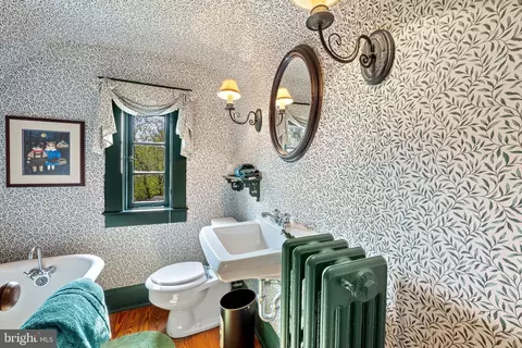 Bath - 305 Tunbridge Rd, Baltimore, MD 21212 photo 6 of 7