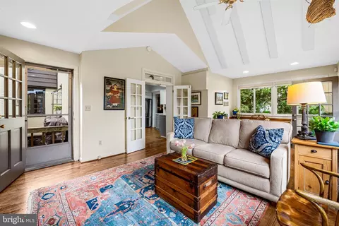 Other - 305 Tunbridge Rd, Baltimore, MD 21212 photo 5 of 11