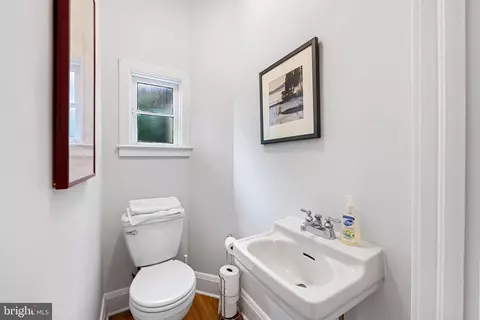 Bath - 305 Tunbridge Rd, Baltimore, MD 21212 photo 1 of 7