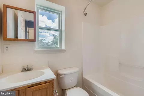 843 E Jeffrey St, Baltimore, MD 21225 photo 9