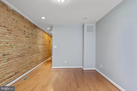 Living - 764 Ramsay St, Baltimore, MD 21230 photo 2 of 6
