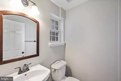 Entry Way - 764 Ramsay St, Baltimore, MD 21230 photo 6 of 7