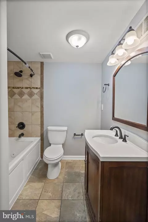 Bath - 764 Ramsay St, Baltimore, MD 21230 photo 4 of 6