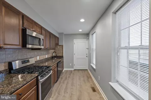 Entry Way - 764 Ramsay St, Baltimore, MD 21230 photo 2 of 7