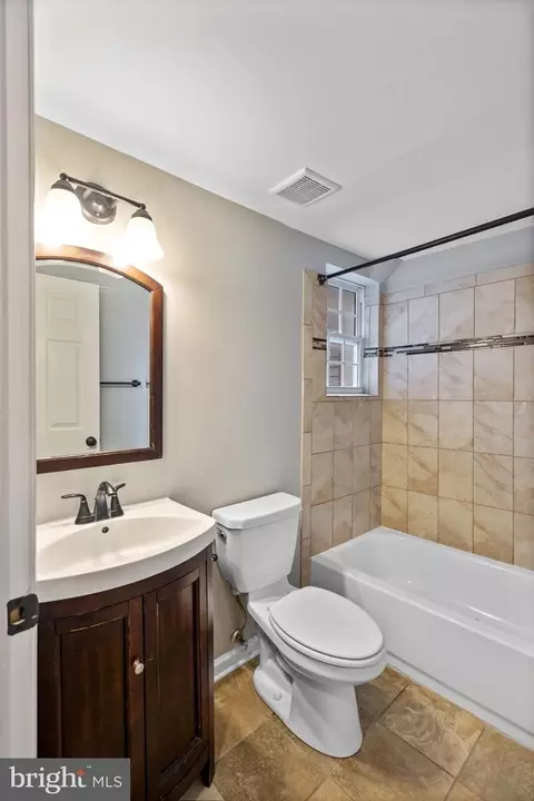 Bath - 764 Ramsay St, Baltimore, MD 21230 photo 2 of 6