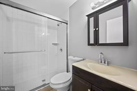 Bath - 738 Mchenry St, Baltimore, MD 21230 photo 1 of 3