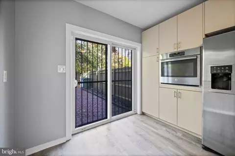 Entry Way - 738 Mchenry St, Baltimore, MD 21230 photo 4 of 6