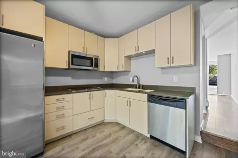 Kitchen - 738 Mchenry St, Baltimore, MD 21230 photo 3 of 4