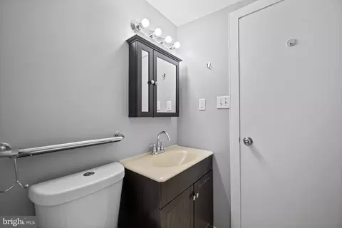 Bath - 738 Mchenry St, Baltimore, MD 21230 photo 3 of 3