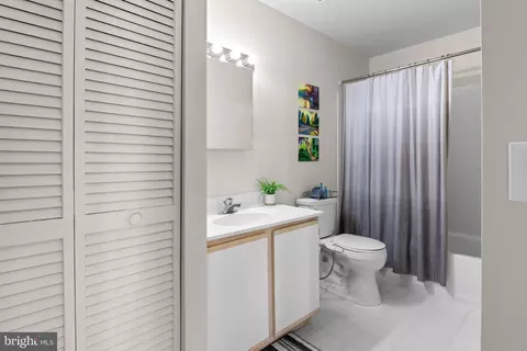 2702 Lighthouse Pt E #631, Baltimore, MD 21224 photo 20