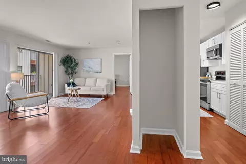 2702 Lighthouse Pt E #631, Baltimore, MD 21224 photo 5