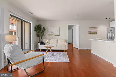 2702 Lighthouse Pt E #631, Baltimore, MD 21224 photo 6