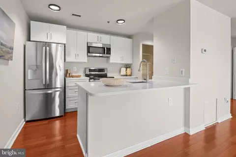 2702 Lighthouse Pt E #631, Baltimore, MD 21224 photo 12