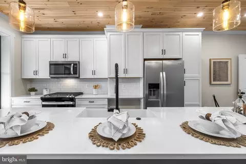 Kitchen - 3635 Chestnut Ave, Baltimore, MD 21211 photo 4 of 7