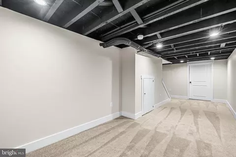 Entry Way - 3635 Chestnut Ave, Baltimore, MD 21211 photo 13 of 14