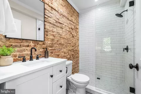 Bath - 3635 Chestnut Ave, Baltimore, MD 21211 photo 2 of 2