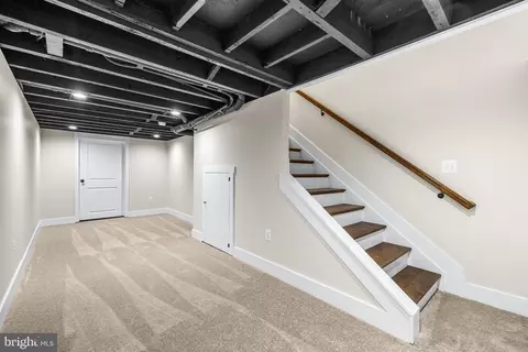 Entry Way - 3635 Chestnut Ave, Baltimore, MD 21211 photo 12 of 14