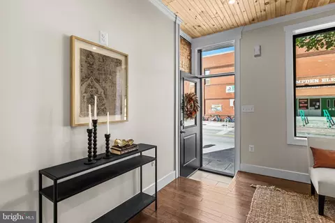 Entry Way - 3635 Chestnut Ave, Baltimore, MD 21211 photo 1 of 14