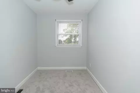 Bedroom - 3828 Sinclair Ln, Baltimore, MD 21213 photo 3 of 3