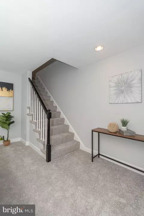 Entry Way - 3828 Sinclair Ln, Baltimore, MD 21213 photo 1 of 6
