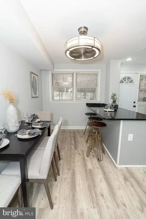 Dining - 3828 Sinclair Ln, Baltimore, MD 21213 photo 2 of 3