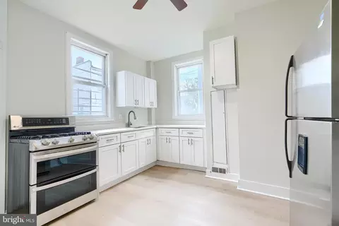 Entry Way - 612 Cator Ave, Baltimore, MD 21218 photo 4 of 7