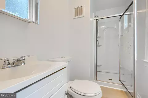 Bath - 612 Cator Ave, Baltimore, MD 21218 photo 1 of 3
